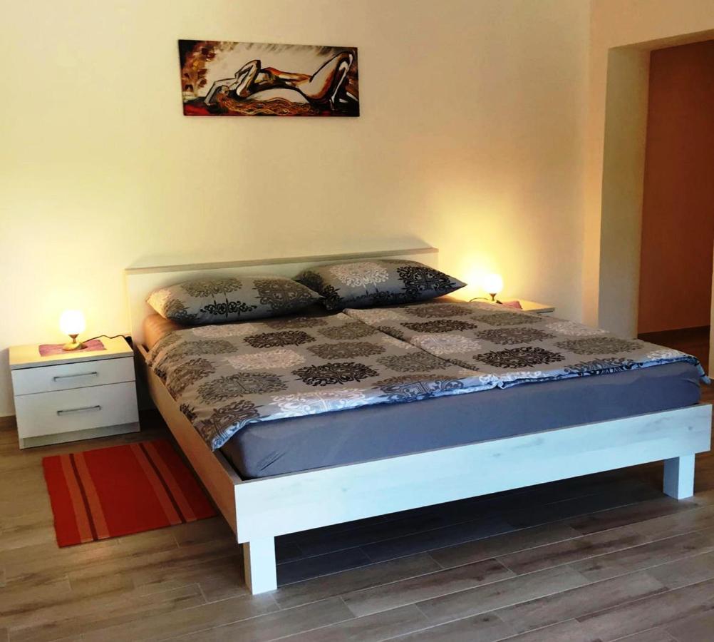 Goga Mare Apartment Ровинь Экстерьер фото