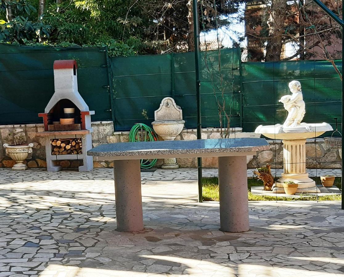 Goga Mare Apartment Ровинь Экстерьер фото