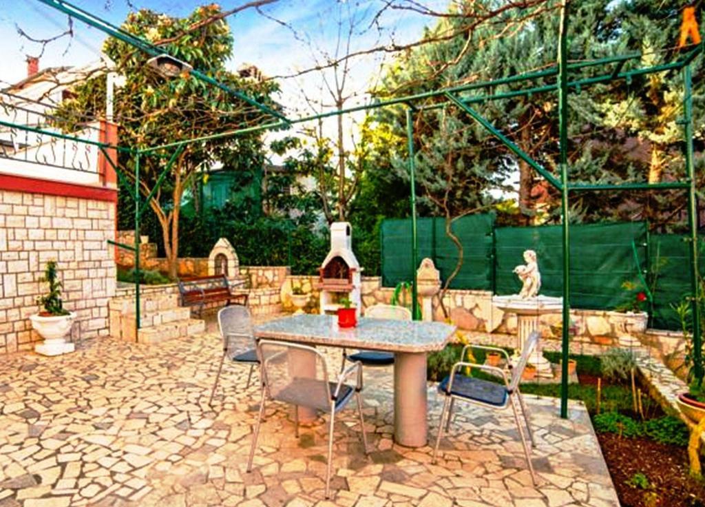 Goga Mare Apartment Ровинь Экстерьер фото